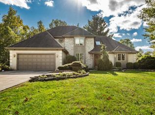 3160 Shoreline Dr, Lewis Center, OH 43035