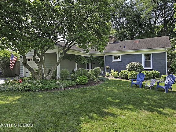 2nd image of 336 E Hawthorne Blvd