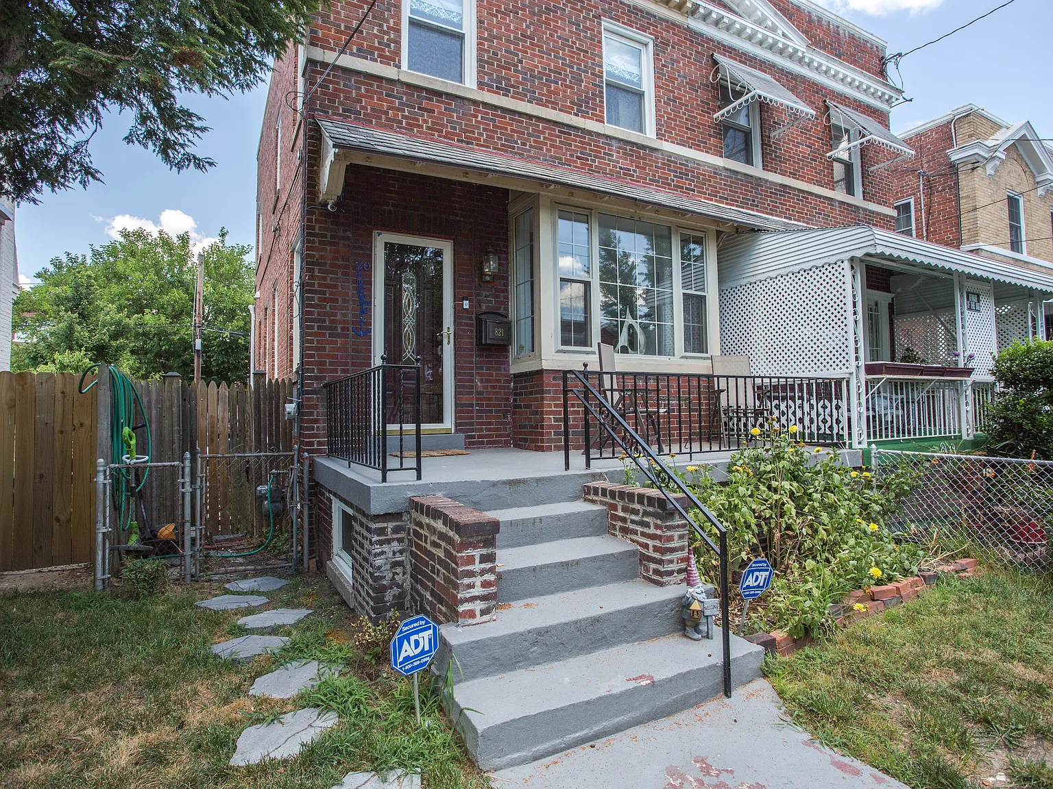 821 Tewkesbury Pl NW — Photo 3
