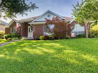 1010 Granview Dr, Lewisville, TX 75067