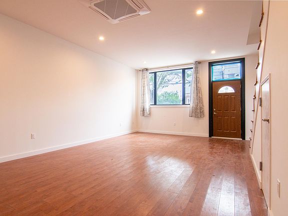 5th image of 152B Bay 50th St