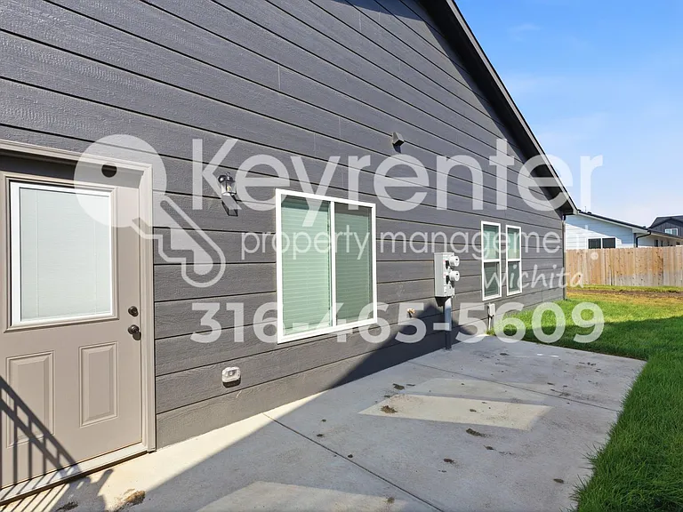 12826 W Red Rock St — Photo 3