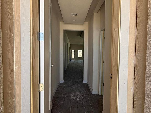 2nd image of 3889 Perspective St