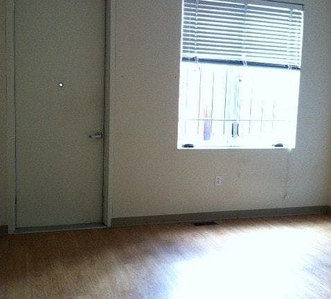 5th image of 1510 W Montgomery Ave #House
