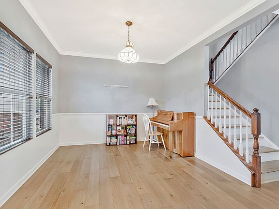 4th image of 2394 Orchard St