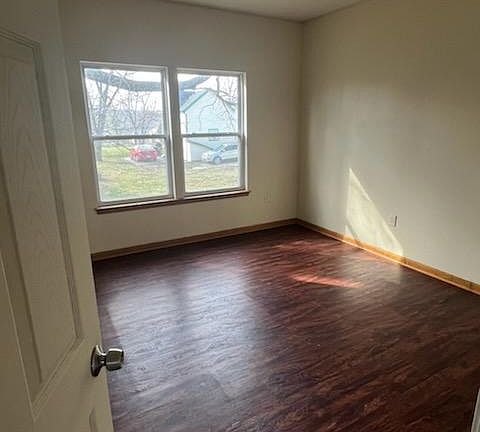 2nd image of 425 Thornton St APT E