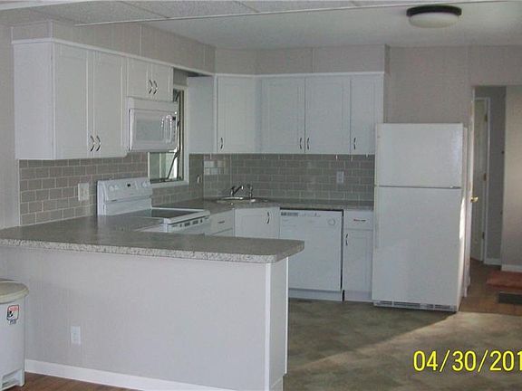 3rd image of 8306 SE Wren Ave