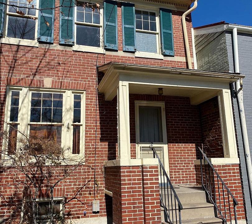 1st image of 32 E Clifford St