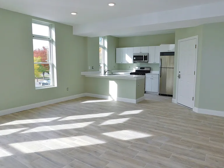 10 Roxbury St #2L — Photo 6