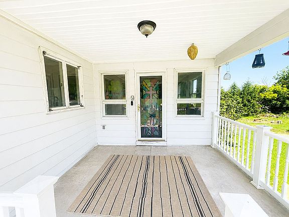 3rd image of 107 Pickett Rd