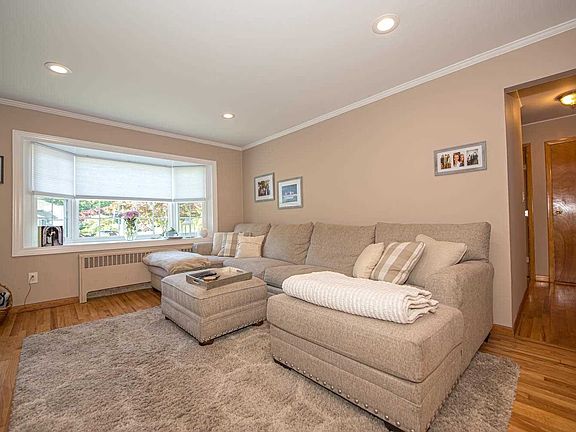 5th image of 23 Harcourt Ave