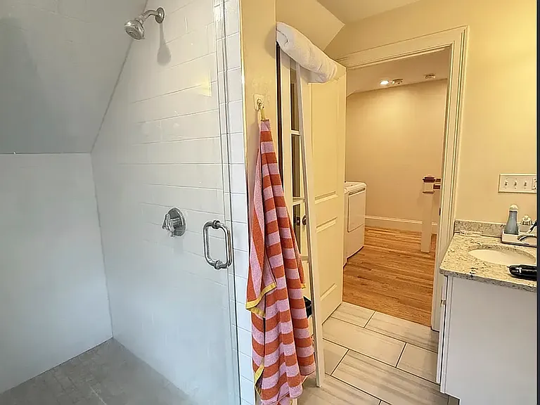 23 Higgins St #2 — Photo 7