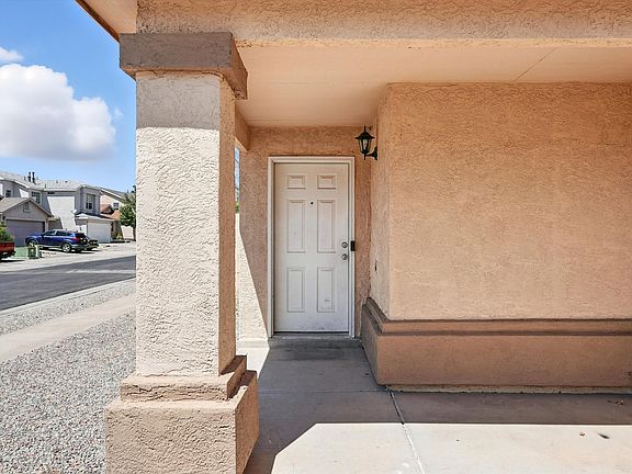 5th image of 8523 Vista Serena Ln SW