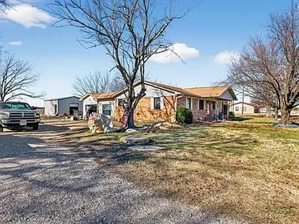 801 N Main St, Dodd City, TX 75438