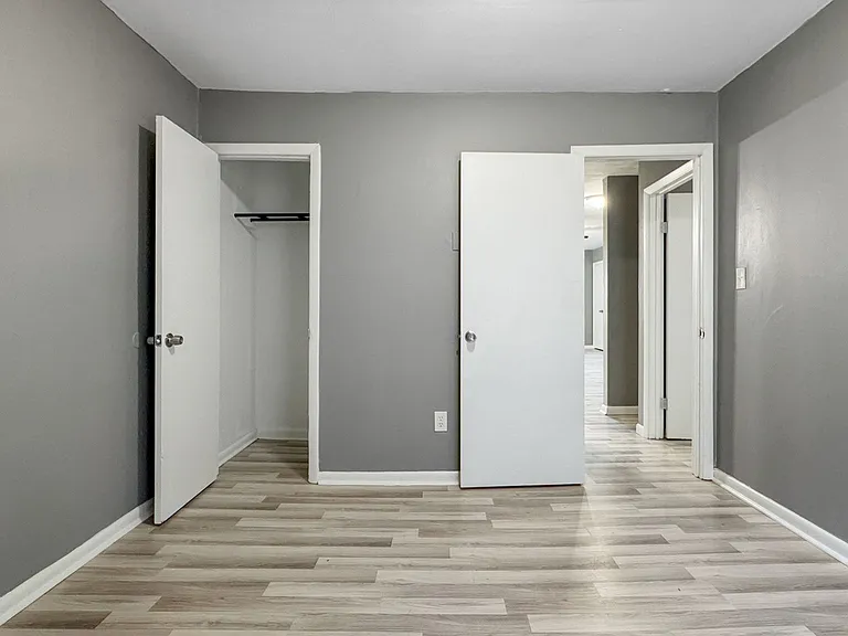 1100 Wilson Rd #7 — Photo 13