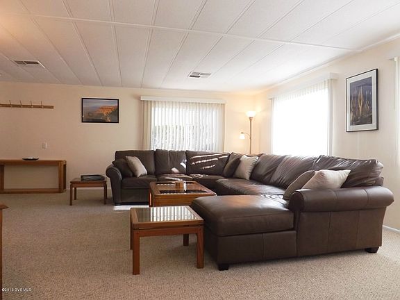 2nd image of 212 W Tuna Dr