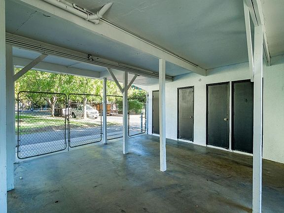 5th image of 511 N Yosemite Ave #C