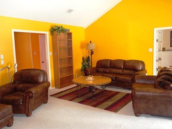 5th image of 3609 Oakridge Dr