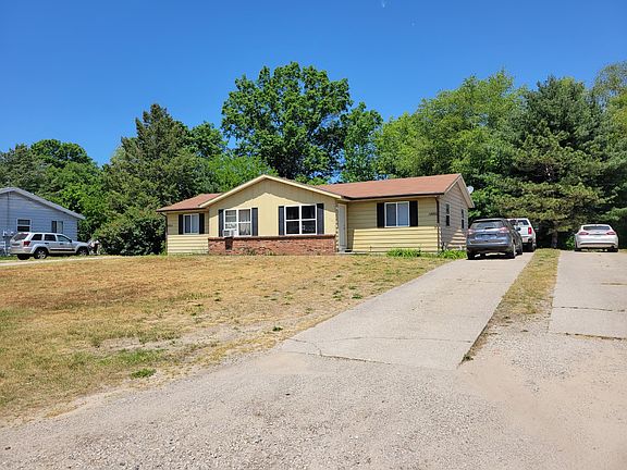3rd image of 12851 Renwood Dr