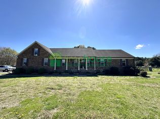 700 Middle Ridge Dr, Chesapeake, VA 23322