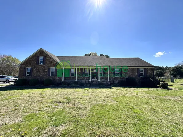 700 Middle Ridge Dr, Chesapeake, VA 23322