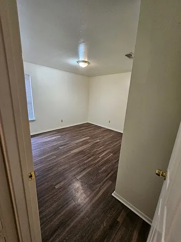 605 W Oak St #14 — Photo 8