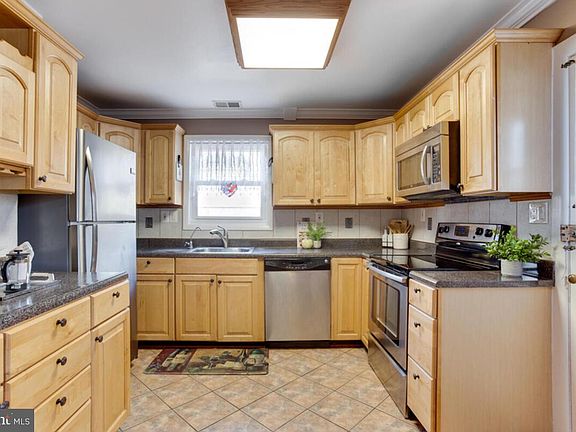 4th image of 4209 Brookfield Dr