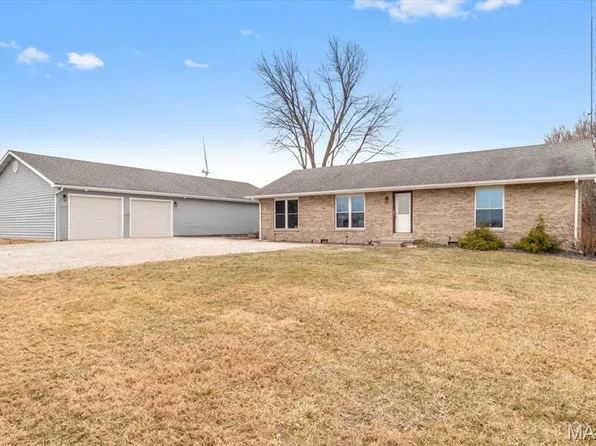 14201 Williamson Rd, Virden, IL 62690