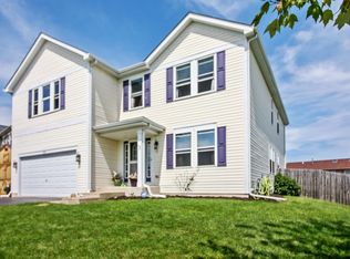 424 Stone Hollow Dr, Poplar Grove, IL 61065