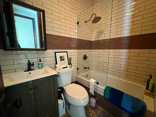 Rented by Rumah Realty Inc | media 8