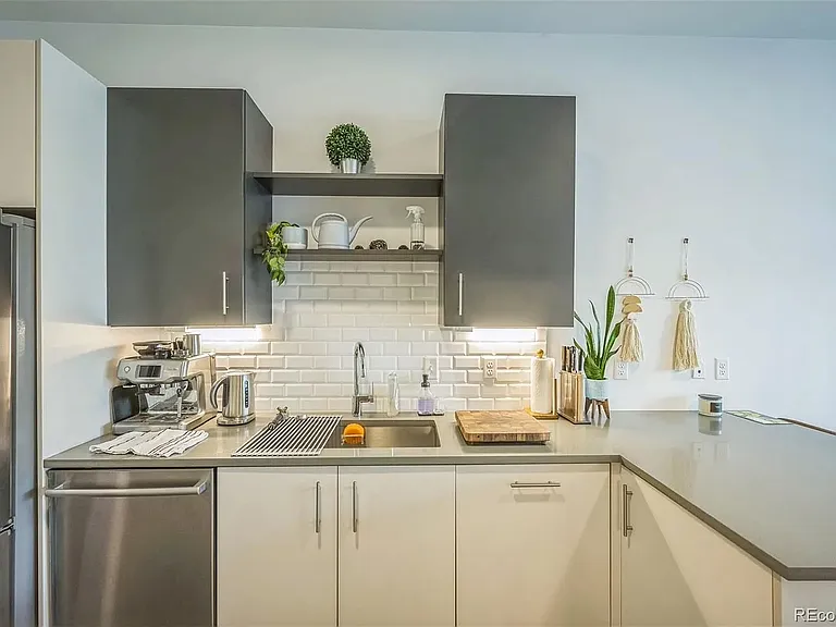 2525 Arapahoe St #213 — Photo 9