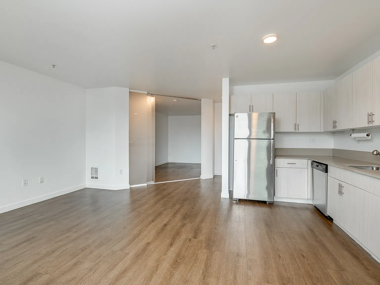 1 bed, 575 sqft, $1,700 — Photo 4