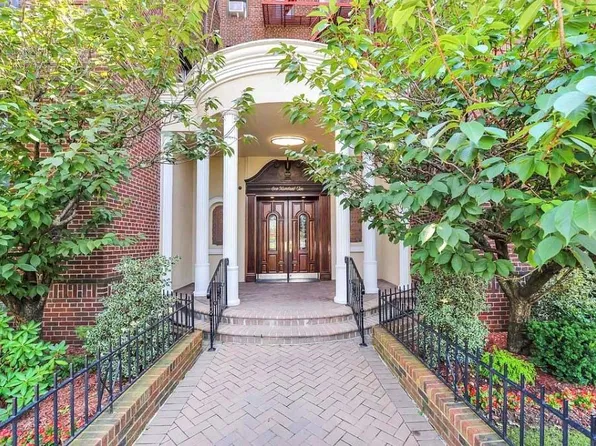110 Shore Blvd APT 1K, Brooklyn, NY 11235