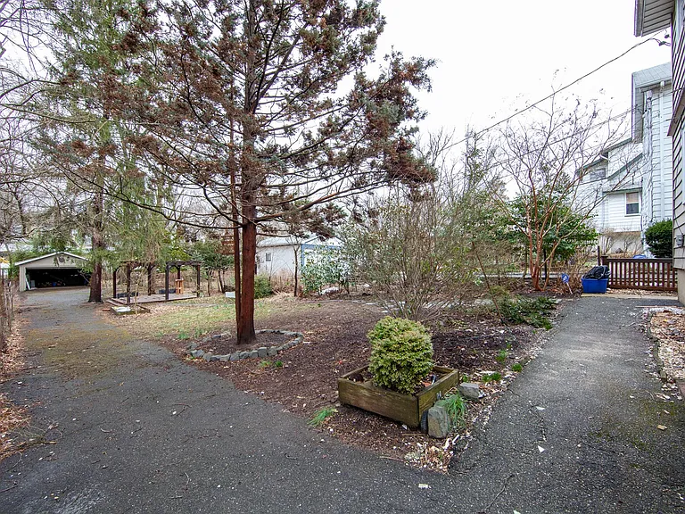 34 Willow St — Photo 14