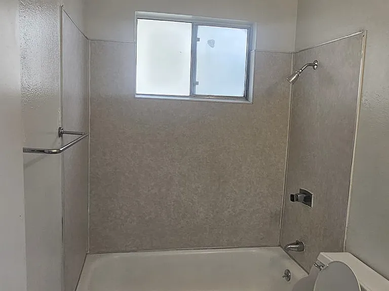 1814 V St #7 — Photo 34