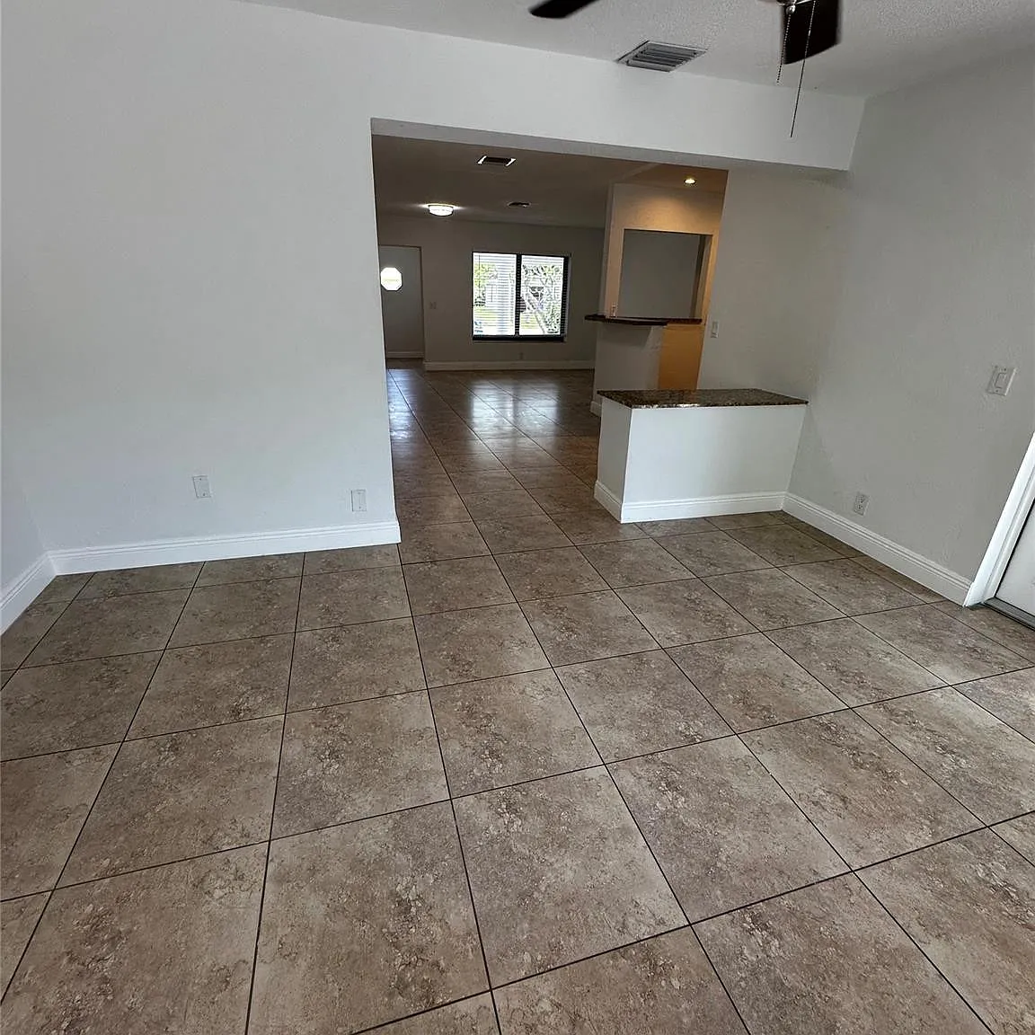 4 bed, 2.0 bath, 1772 sqft, $3,800 — Photo 2