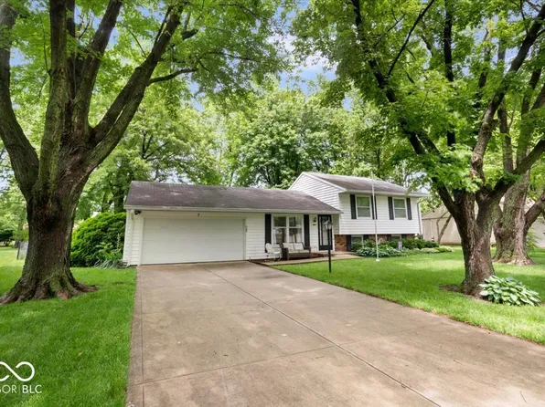 7 Sleepy Hollow Dr, Westfield, IN 46074
