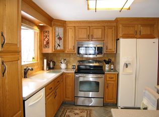 14 Birch St, Wilbraham, MA 01095