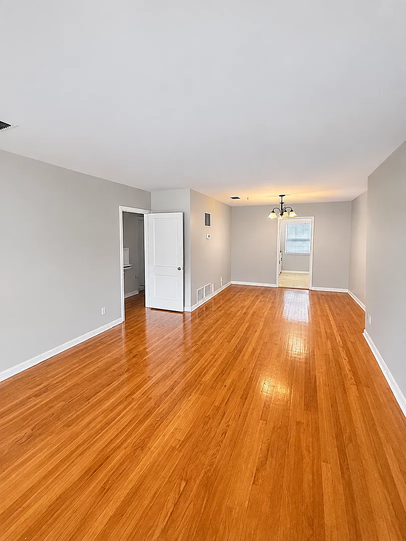 1612 Flagler Ave — Photo 4