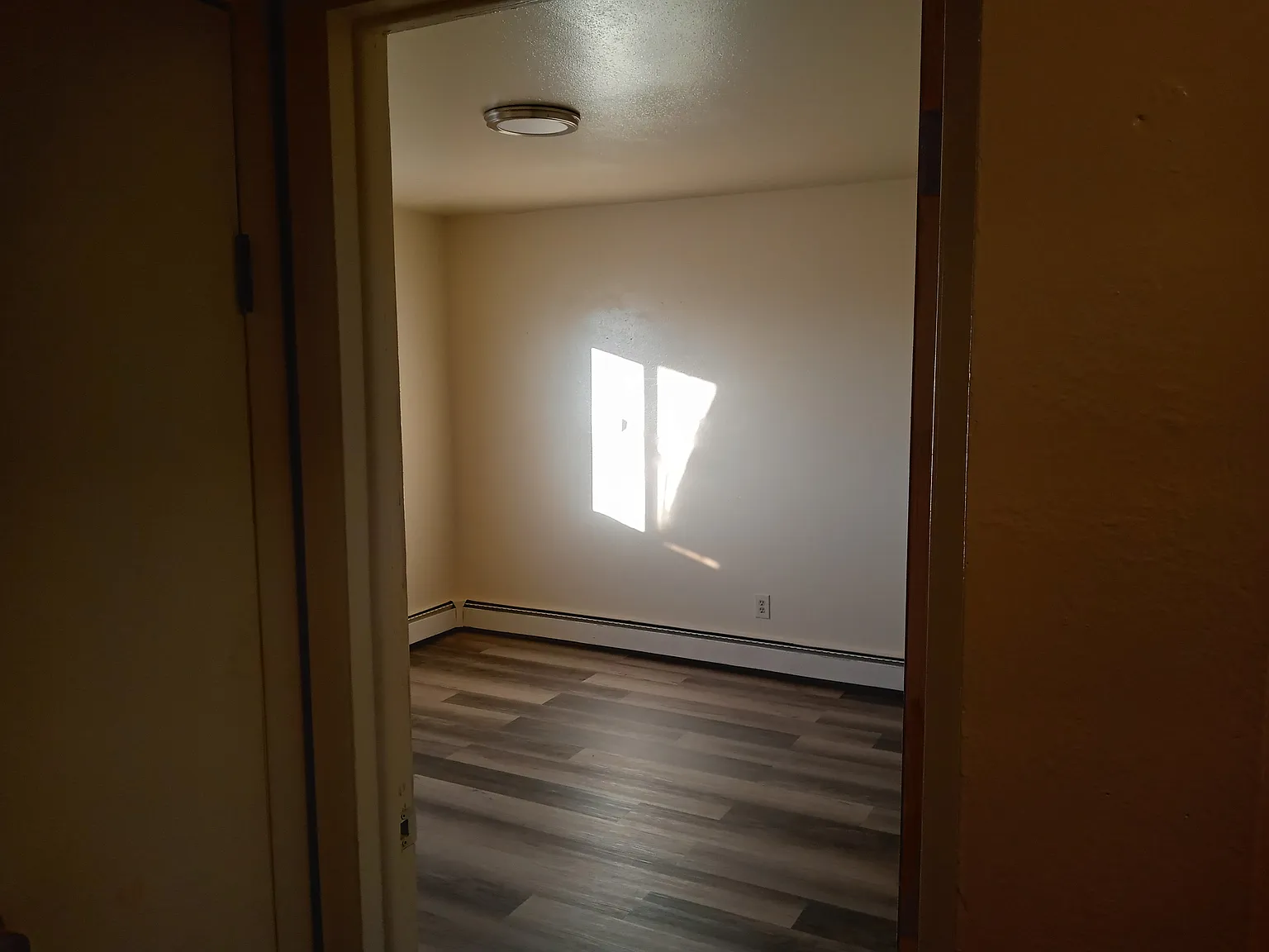 3 bed, 1.5 bath, 1500 sqft, $1,095 — Photo 4