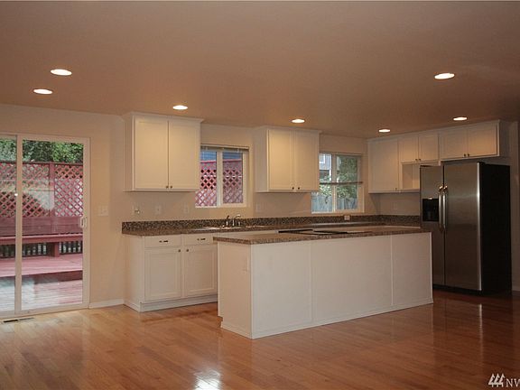 5th image of 21841 12th Ave S