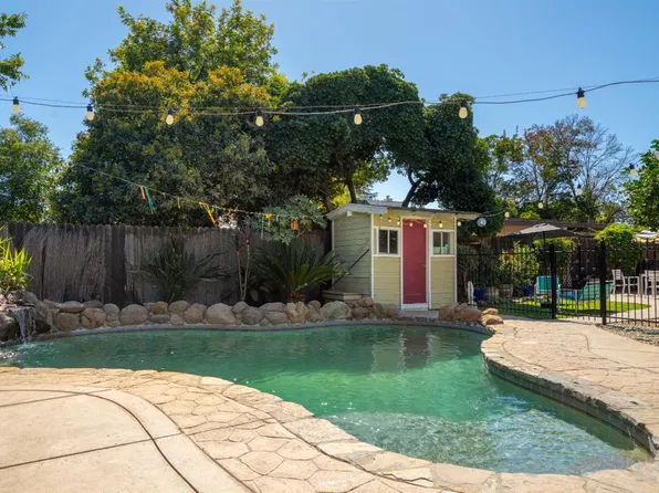 700 E A Street, Dixon, CA 95620