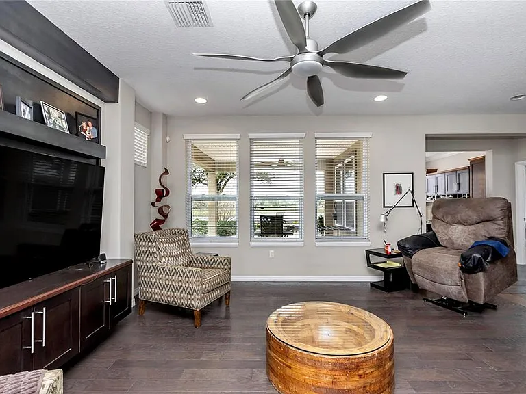5423 NW 35th Lane Rd — Photo 5
