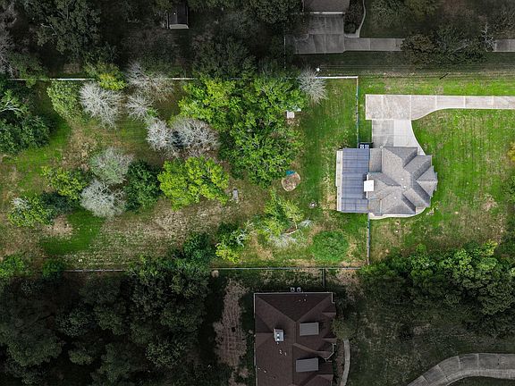 2nd image of 421 Trace Way Dr