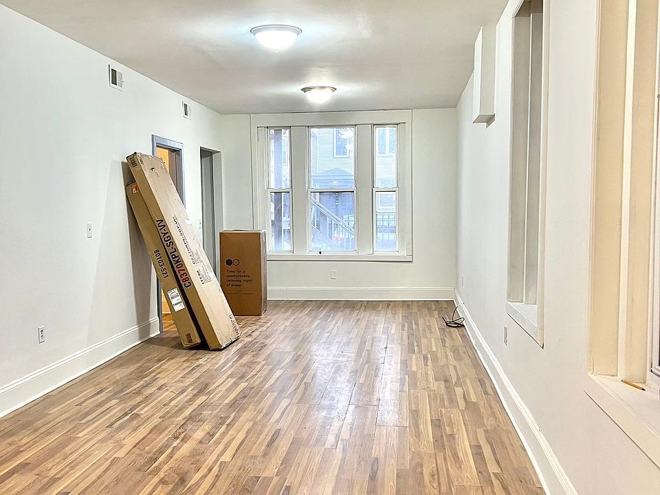 1st image of 3824 S Emerald Ave #1F