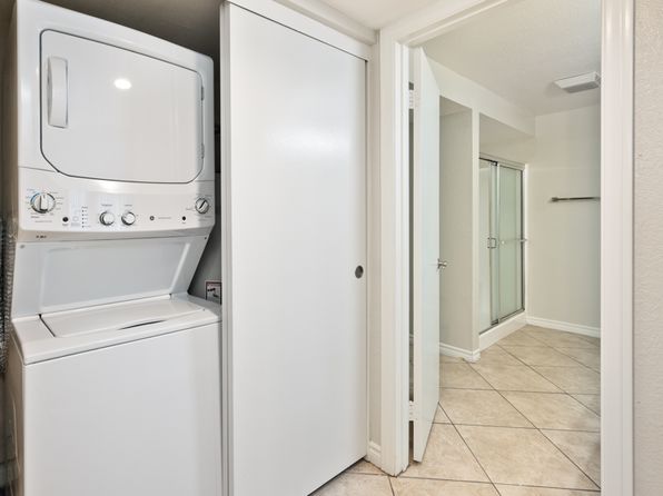 Crown Point, 920 Via Cartago, Riverside, CA 92507