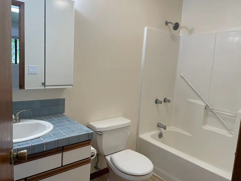 64 5122 White Rd #16 — Photo 24