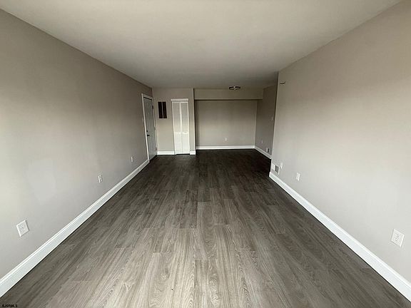 4th image of 205 N New York Ave #B