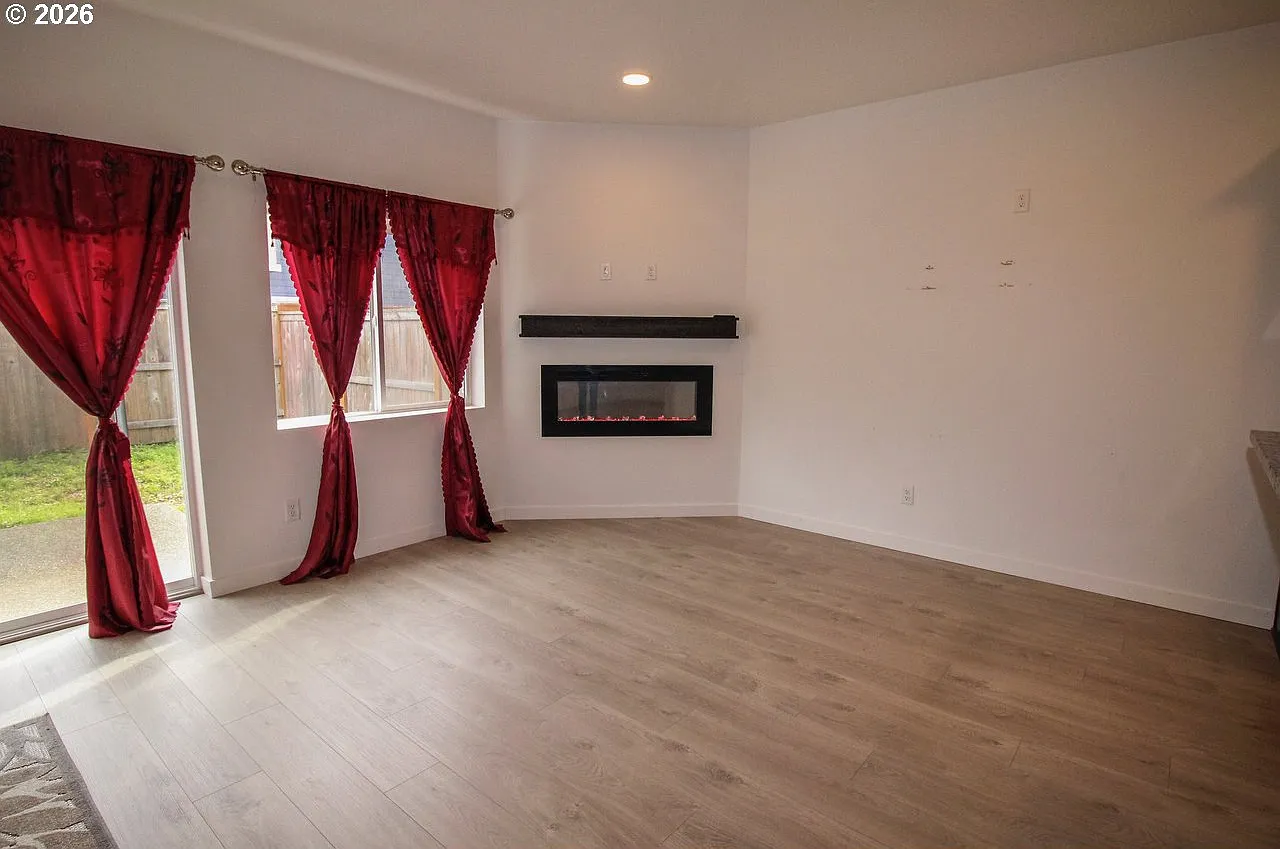 3 bed, 1548 sqft, $2,600 — Photo 4