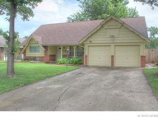 8956 E 33rd Pl, Tulsa, OK 74145